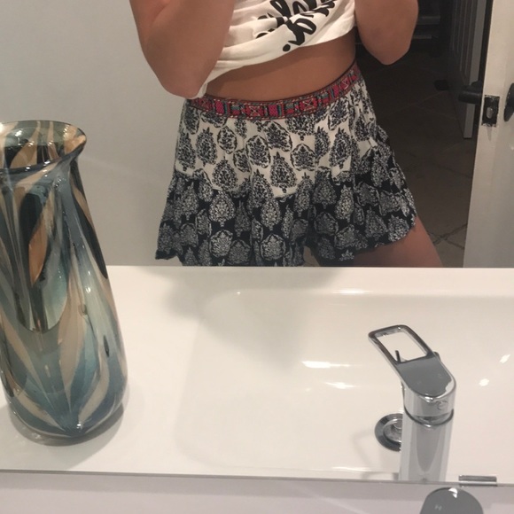 Super cute bohemian shorts!! - Picture 4 of 4